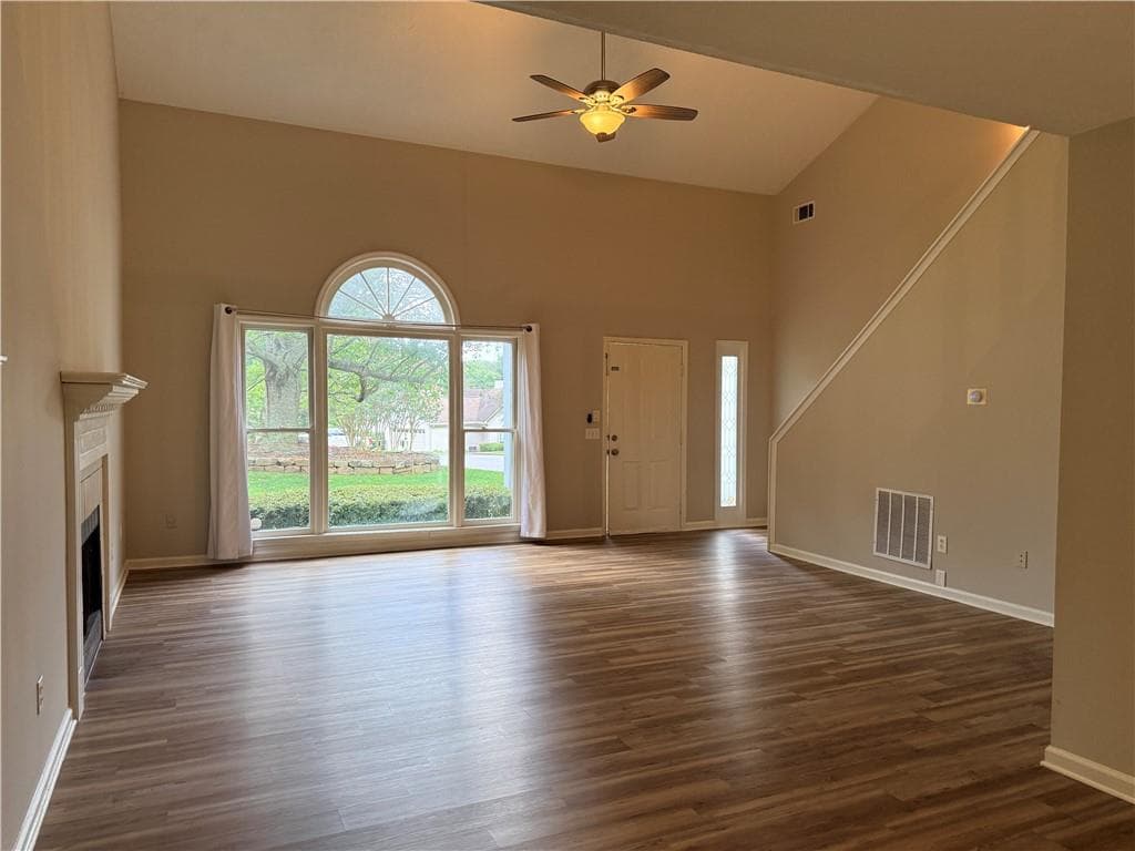 3 bedroom, 2 bathroom, 2,060 sq ft single family residence for sale at 150 Ocee View Court, Johns Creek, GA 30022 — photo 6