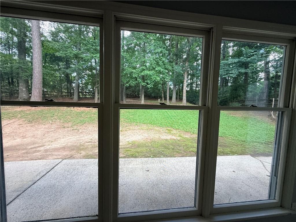 3 bedroom, 2 bathroom, 2,060 sq ft single family residence for sale at 150 Ocee View Court, Johns Creek, GA 30022 — photo 10