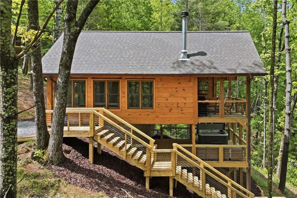 2 bedroom, 2 bathroom, 2,242 sq ft single family residence for sale at 85 Christopher Drive, Ellijay, GA 30540 — photo 5
