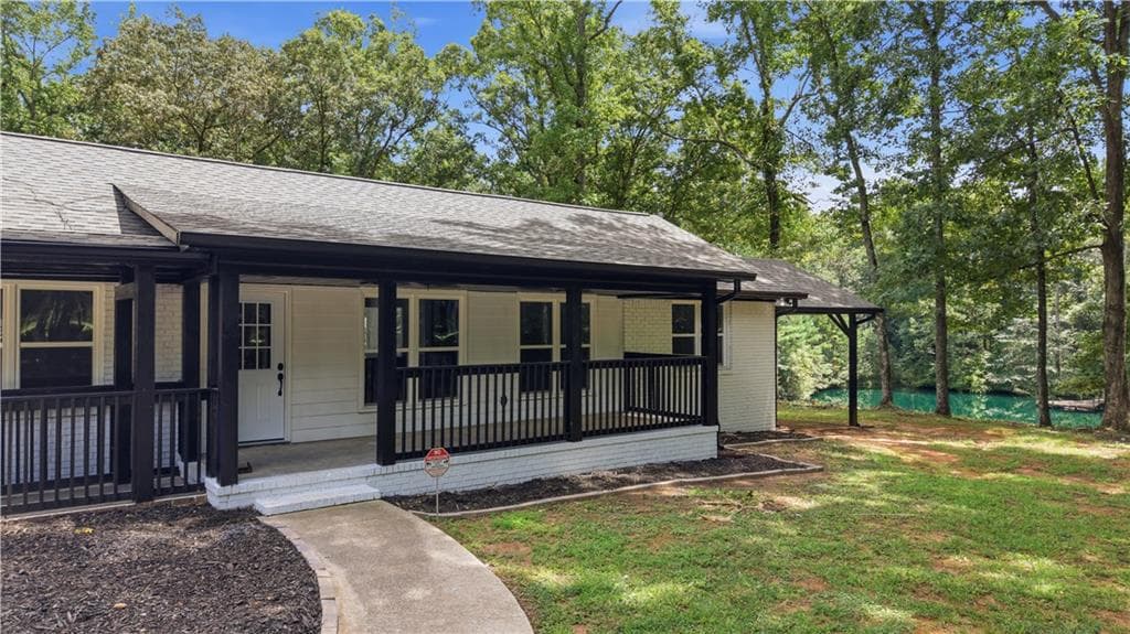5 bedroom, 3 bathroom, 3,000 sq ft single family residence for sale at 3736 Airline Road, Mcdonough, GA 30252 — photo 4