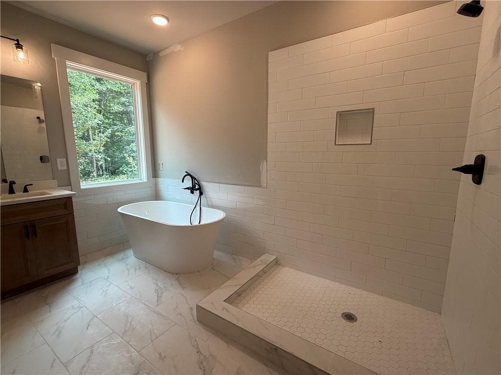 4 bedroom, 4 bathroom, 2,374 sq ft single family residence under contract at 104 Springtime Way, Monroe, GA 30655 — photo 9