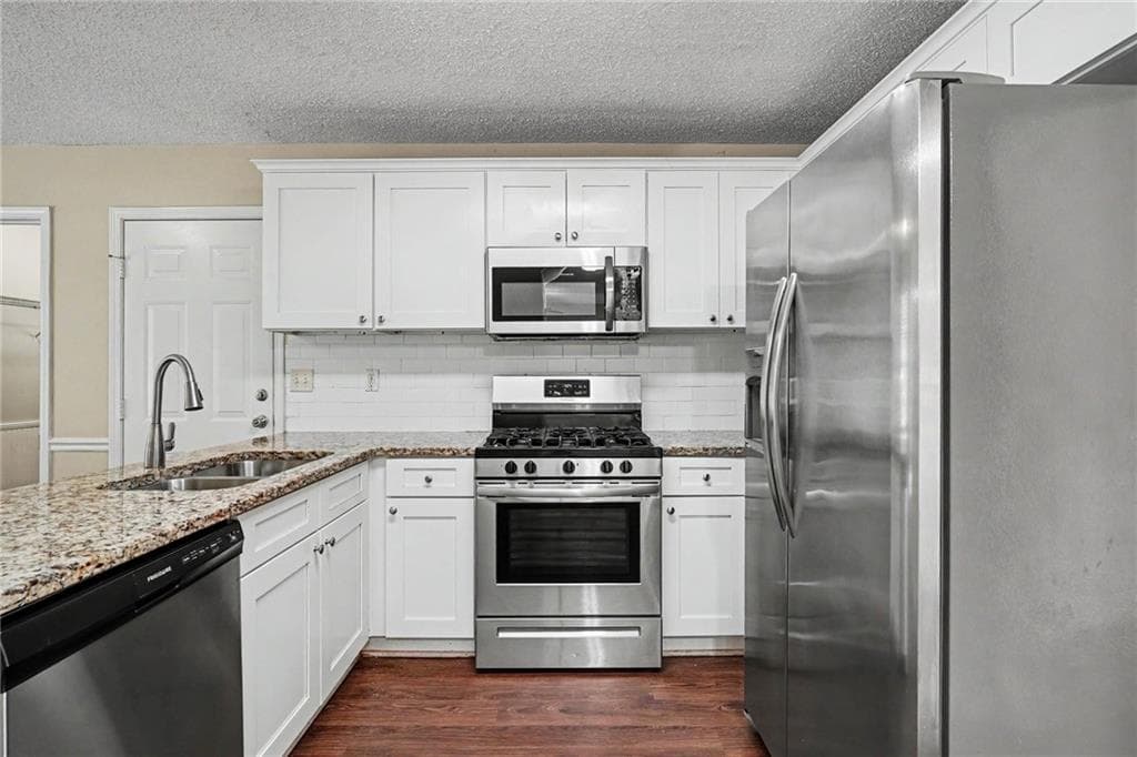 4 bedroom, 3 bathroom, 2,016 sq ft single family residence for sale at 1011 Crown River Parkway, Mcdonough, GA 30252 — photo 7