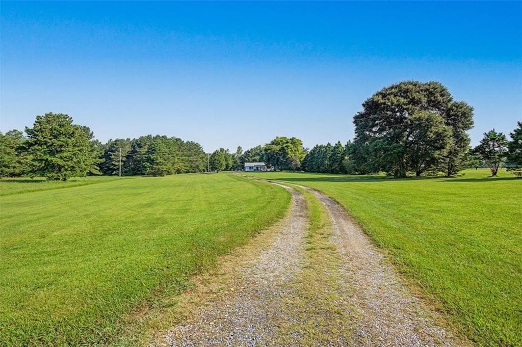 2 bedroom, 2 bathroom, 1,250 sq ft single family residence for sale at 1895 County Road 78, Centre, AL 35960 — photo 5