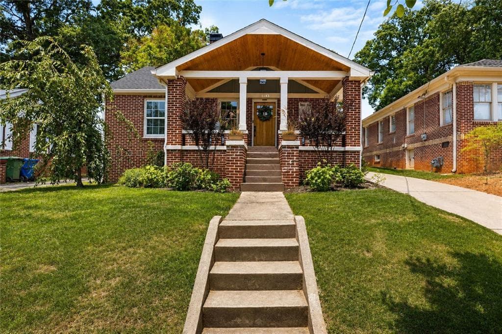 3 bedroom, 2 bathroom, 1,659 sq ft single family residence for rent at 1183 Ewing Place, Atlanta, GA 30310 for $2,395 a month — photo 1 of 26