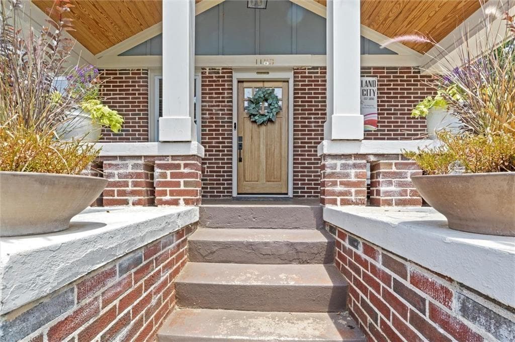 3 bedroom, 2 bathroom, 1,659 sq ft single family residence for rent at 1183 Ewing Place, Atlanta, GA 30310 for $2,395 a month — photo 3