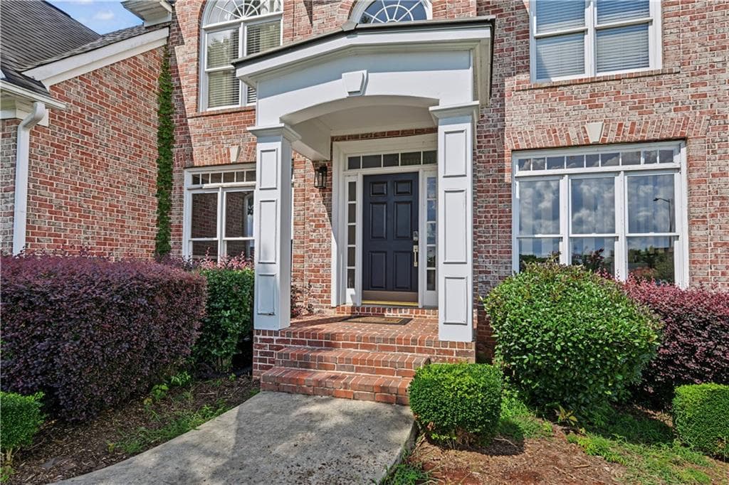 5 bedroom, 4 bathroom, 3,460 sq ft single family residence for sale at 5220 Stone Croft Trail, Atlanta, GA 30331 — photo 2