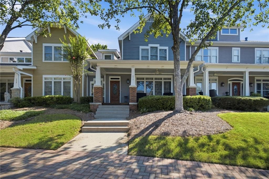 4 bedroom, 3 bathroom, 2,760 sq ft townhouse for sale at 1515 Liberty Lane, Roswell, GA 30075