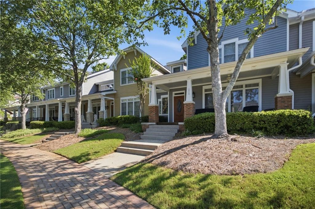 4 bedroom, 3 bathroom, 2,760 sq ft townhouse for sale at 1515 Liberty Lane, Roswell, GA 30075 — photo 3