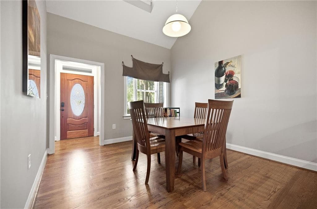 4 bedroom, 3 bathroom, 2,760 sq ft townhouse for sale at 1515 Liberty Lane, Roswell, GA 30075 — photo 6