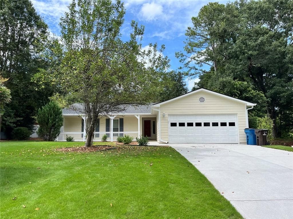 3 bedroom, 2 bathroom, 1,454 sq ft single family residence for rent at 50 Parkmont Drive, Roswell, GA 30076 for $2,900 a month — photo 1 of 30