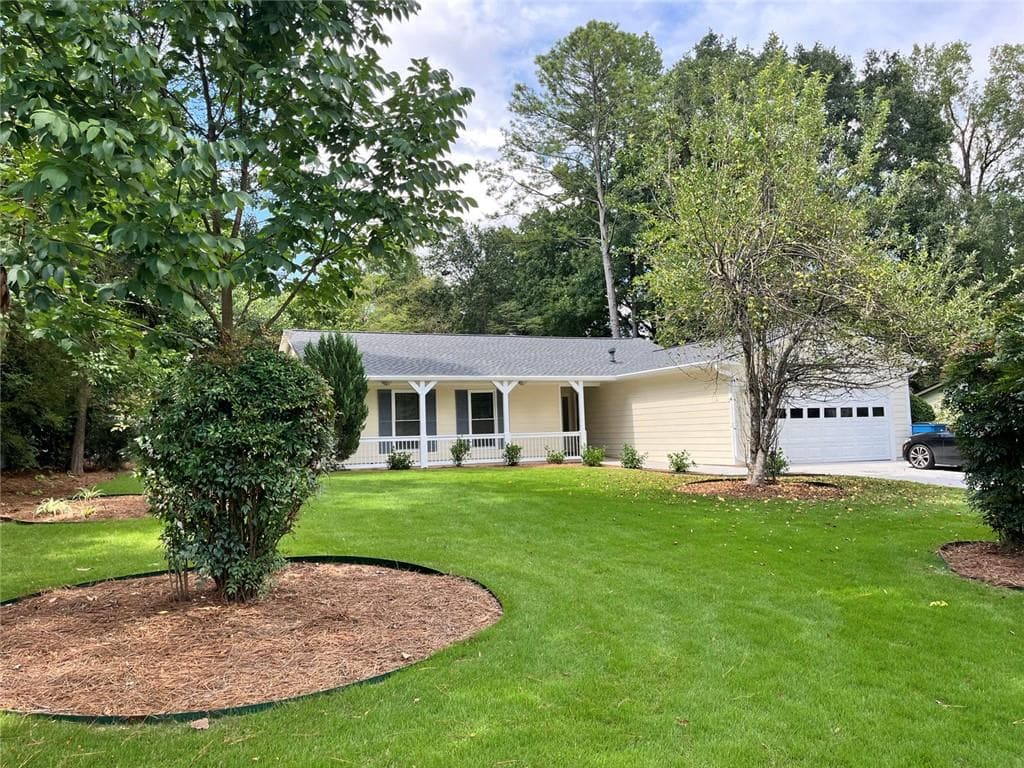 3 bedroom, 2 bathroom, 1,454 sq ft single family residence for rent at 50 Parkmont Drive, Roswell, GA 30076 for $2,900 a month — photo 2