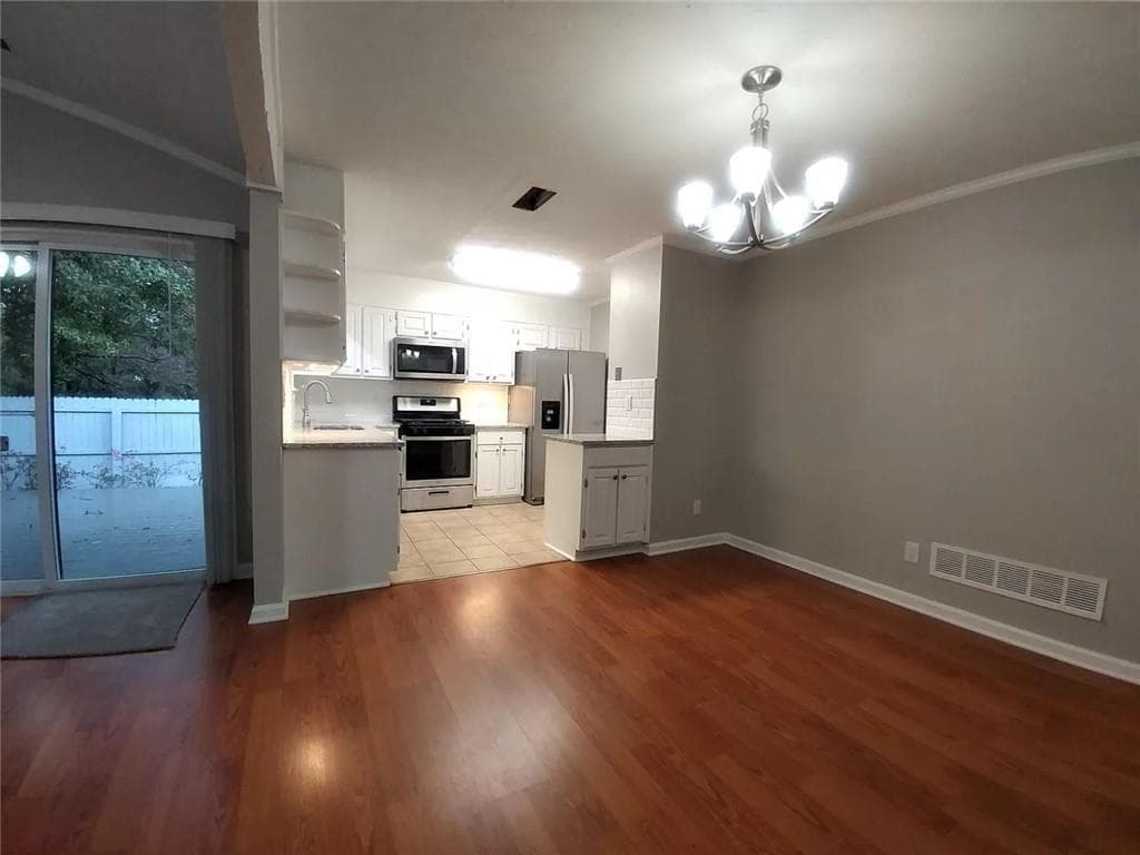 3 bedroom, 2 bathroom, 1,454 sq ft single family residence for rent at 50 Parkmont Drive, Roswell, GA 30076 for $2,900 a month — photo 6