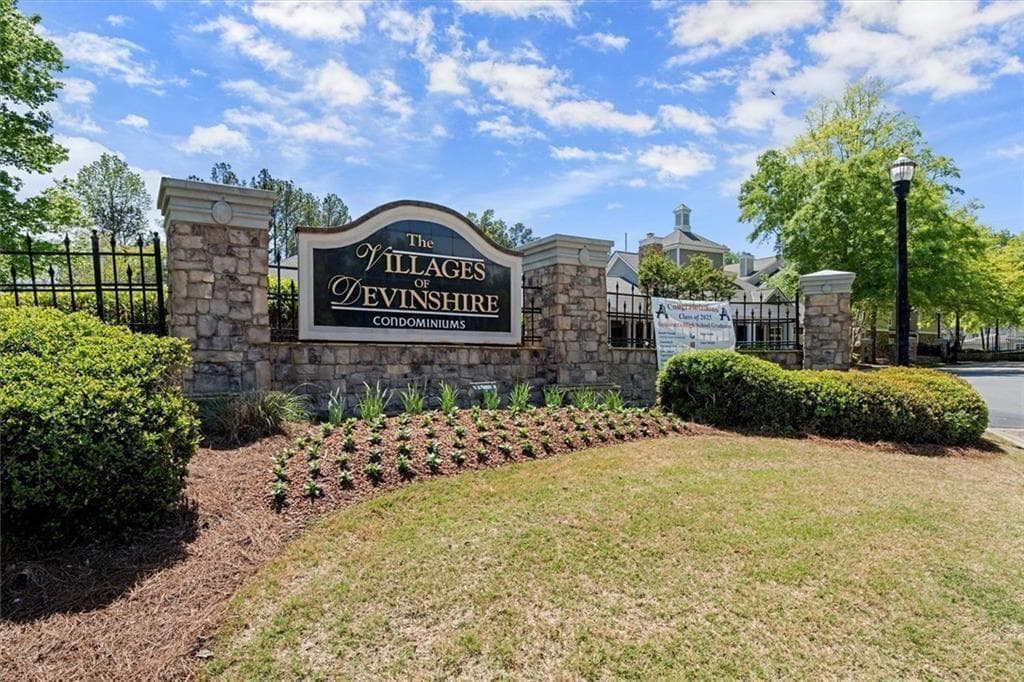 3 bedroom, 3 bathroom, 2,087 sq ft condominium under contract at 222 Edinburgh Court, Alpharetta, GA 30004 — photo 2