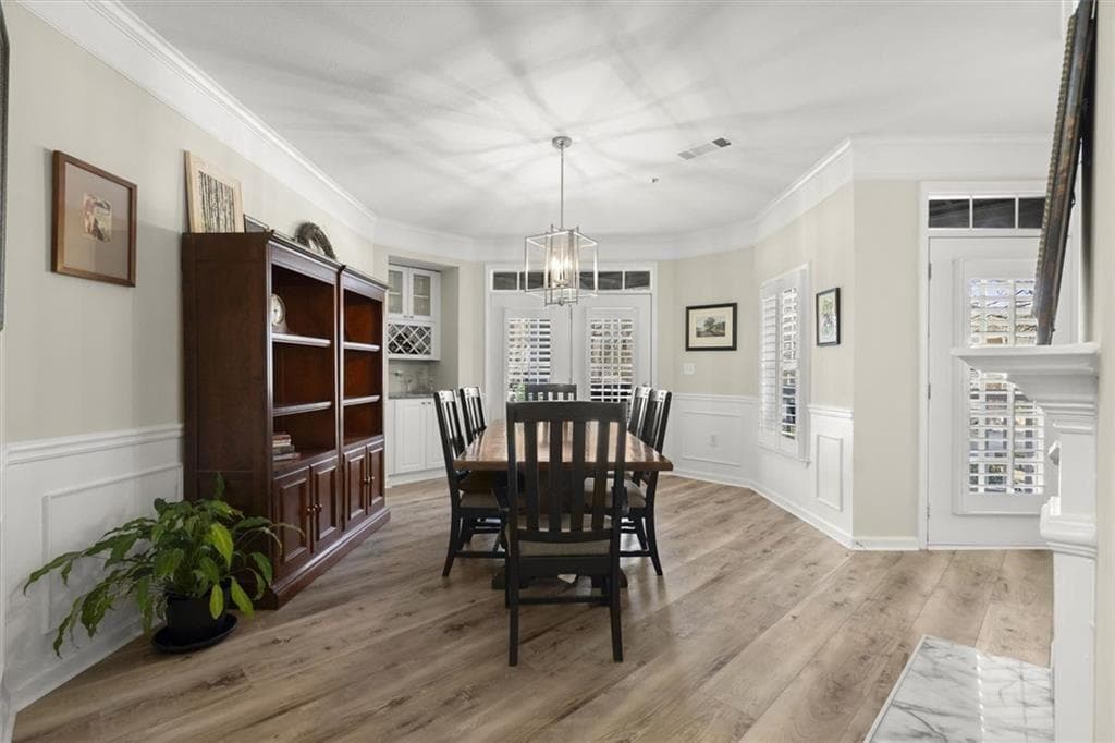 3 bedroom, 3 bathroom, 2,087 sq ft condominium under contract at 222 Edinburgh Court, Alpharetta, GA 30004 — photo 6