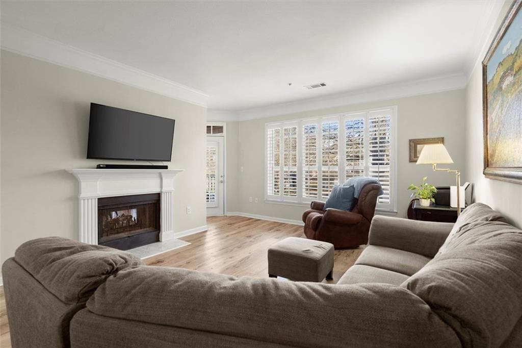 3 bedroom, 3 bathroom, 2,087 sq ft condominium under contract at 222 Edinburgh Court, Alpharetta, GA 30004 — photo 8