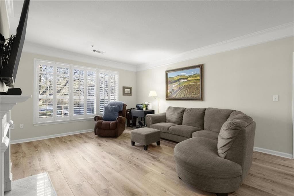 3 bedroom, 3 bathroom, 2,087 sq ft condominium under contract at 222 Edinburgh Court, Alpharetta, GA 30004 — photo 9