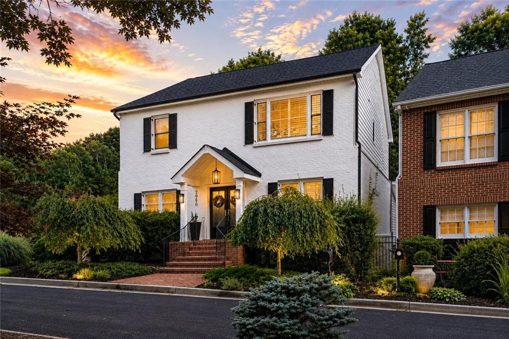 4 bedroom, 4 bathroom, 4,011 sq ft single family residence sold at 2950 Waverly Court, Atlanta, GA 30339