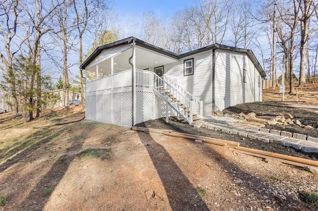 5 bedroom, 3 bathroom, 2,400 sq ft single family residence for sale at 31 Huckleberry Lane, Winder, GA 30680 — photo 1 of 39