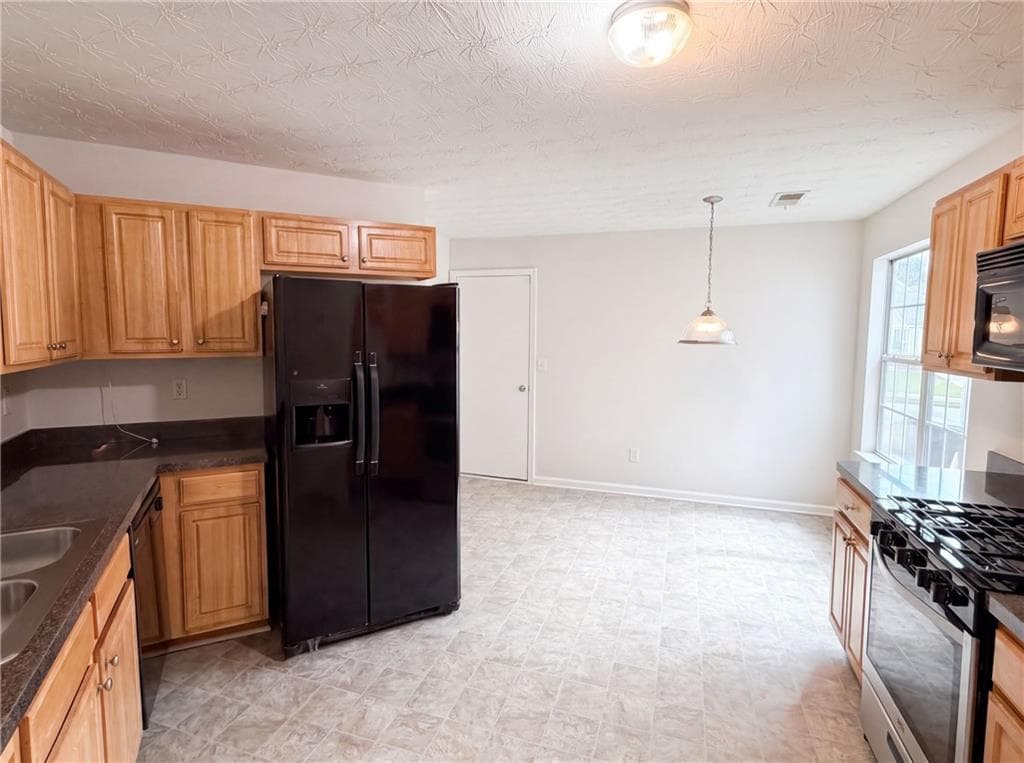 3 bedroom, 2 bathroom, 1,538 sq ft single family residence under contract at 55 Lassiter Drive, Covington, GA 30016 — photo 2