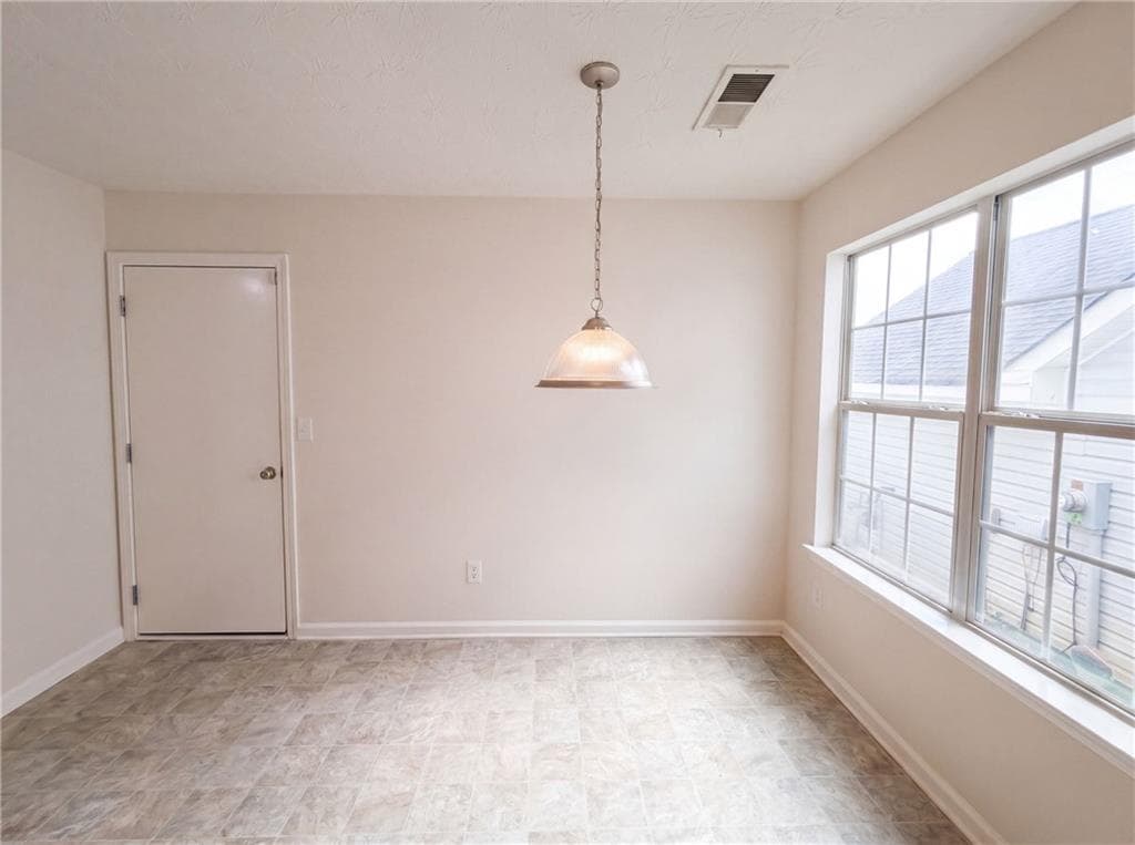 3 bedroom, 2 bathroom, 1,538 sq ft single family residence under contract at 55 Lassiter Drive, Covington, GA 30016 — photo 8