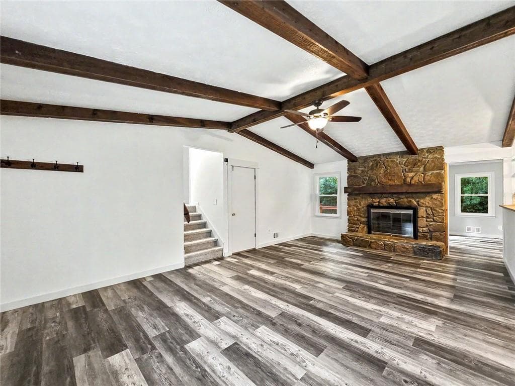 3 bedroom, 2 bathroom, 1,708 sq ft single family residence for sale at 2704 Kozy Court, Marietta, GA 30066 — photo 4