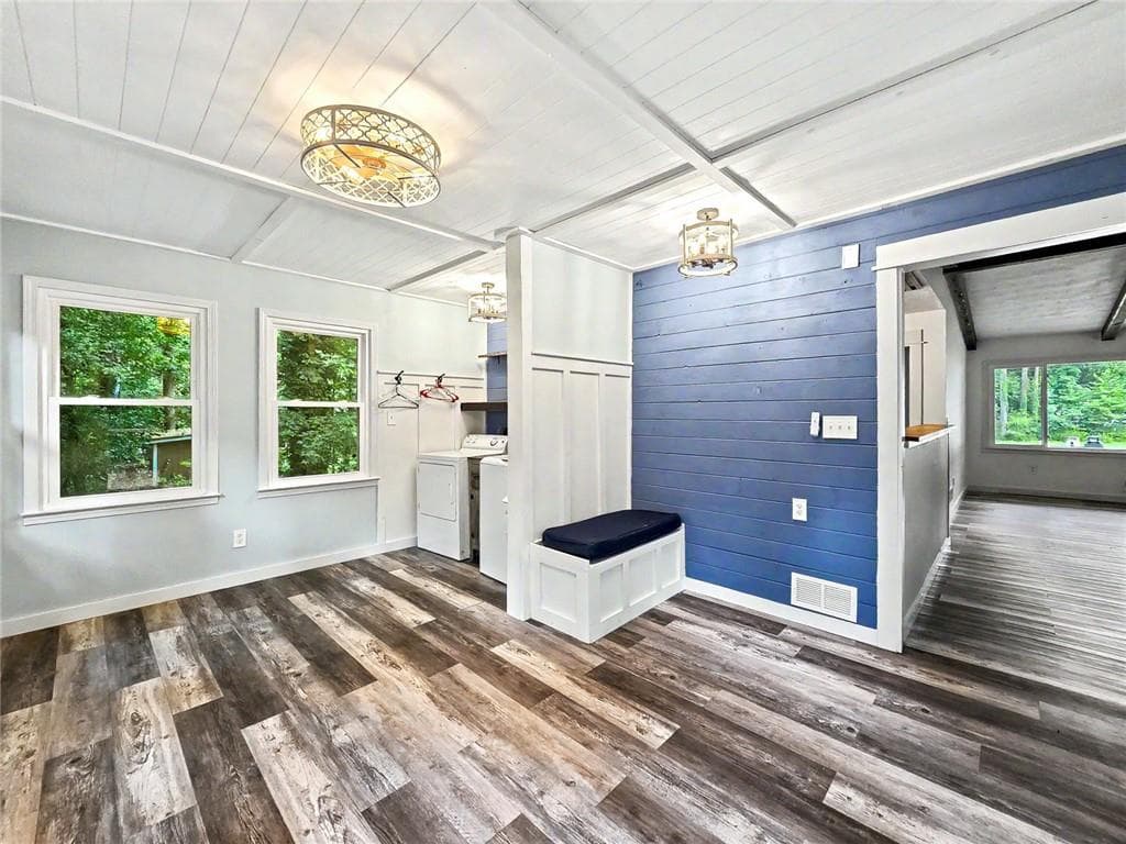 3 bedroom, 2 bathroom, 1,708 sq ft single family residence for sale at 2704 Kozy Court, Marietta, GA 30066 — photo 10
