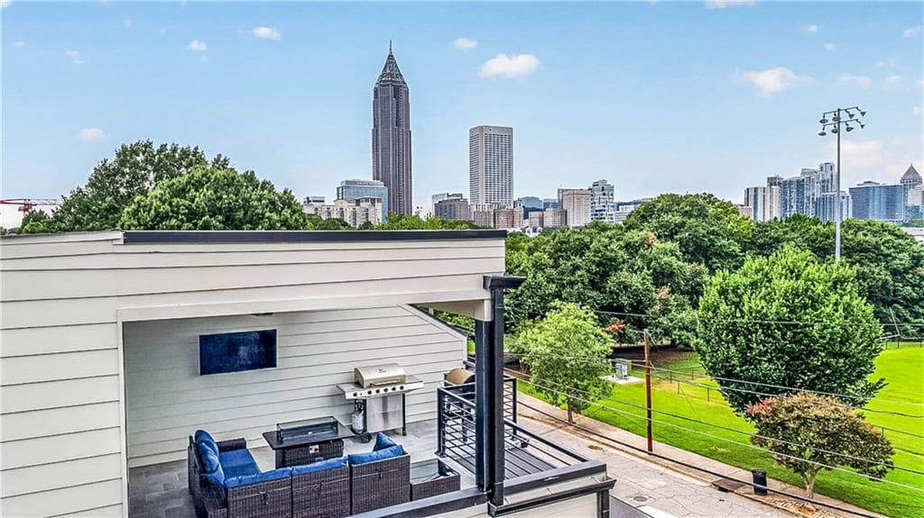3 bedroom, 4 bathroom, 1,831 sq ft townhouse for sale at 337 Pine Street B, Atlanta, GA 30308 — photo 2