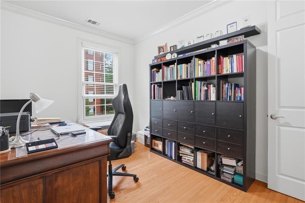 2 bedroom, 2 bathroom, 1,688 sq ft condominium for sale at 4855 Ivy Ridge Drive 305, Atlanta, GA 30339 — photo 2