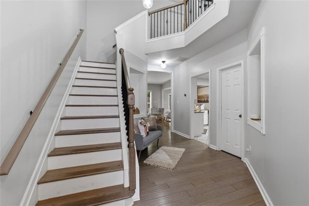 3 bedroom, 3 bathroom, 1,995 sq ft townhouse for sale at 4922 Berkeley Oak Circle, Peachtree Corners, GA 30092 — photo 3