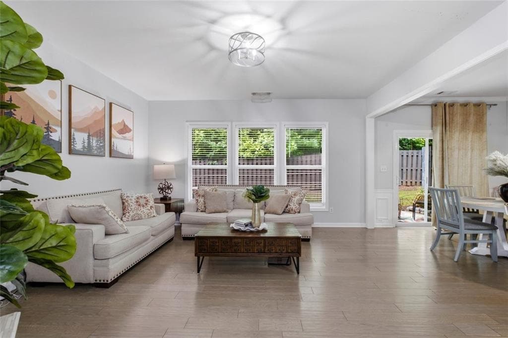 3 bedroom, 3 bathroom, 1,995 sq ft townhouse for sale at 4922 Berkeley Oak Circle, Peachtree Corners, GA 30092 — photo 5