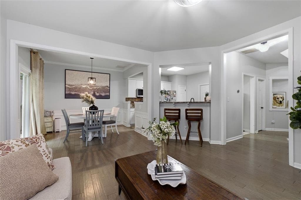 3 bedroom, 3 bathroom, 1,995 sq ft townhouse for sale at 4922 Berkeley Oak Circle, Peachtree Corners, GA 30092 — photo 7