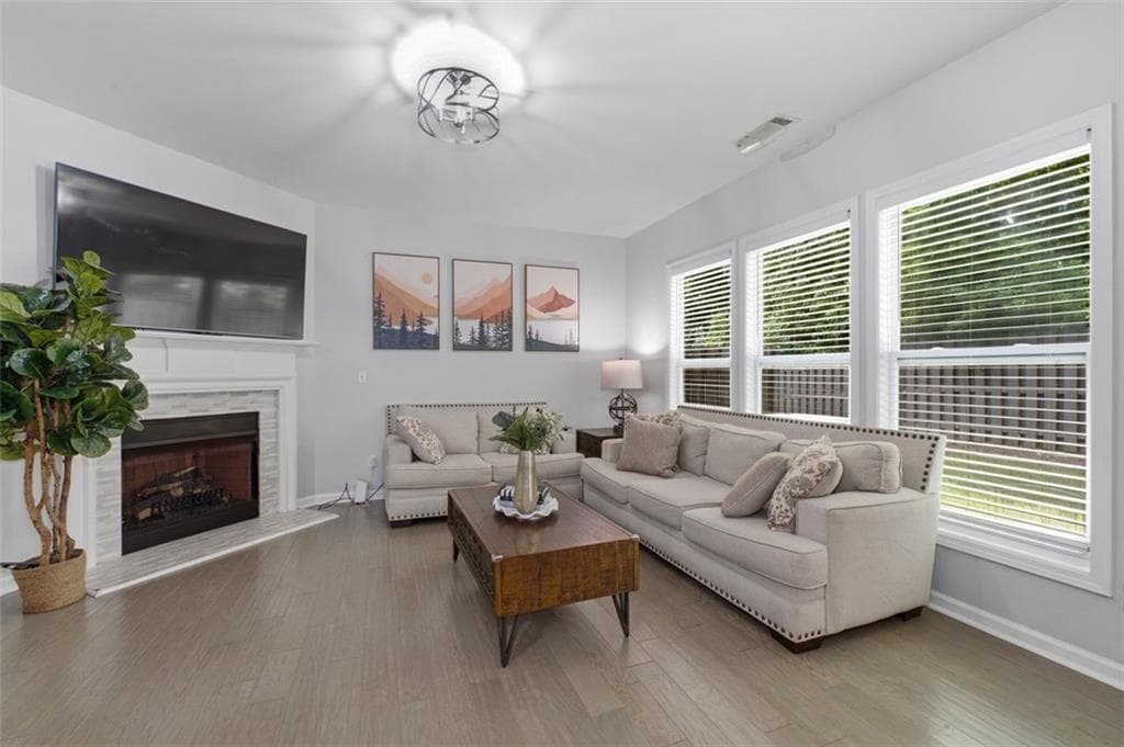 3 bedroom, 3 bathroom, 1,995 sq ft townhouse for sale at 4922 Berkeley Oak Circle, Peachtree Corners, GA 30092 — photo 8