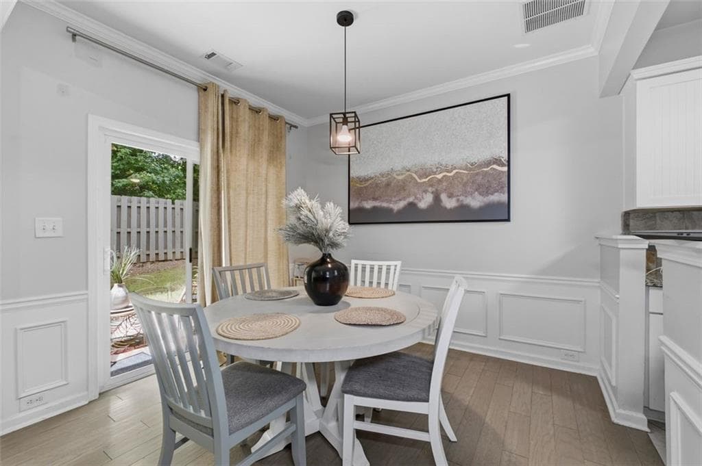 3 bedroom, 3 bathroom, 1,995 sq ft townhouse for sale at 4922 Berkeley Oak Circle, Peachtree Corners, GA 30092 — photo 9