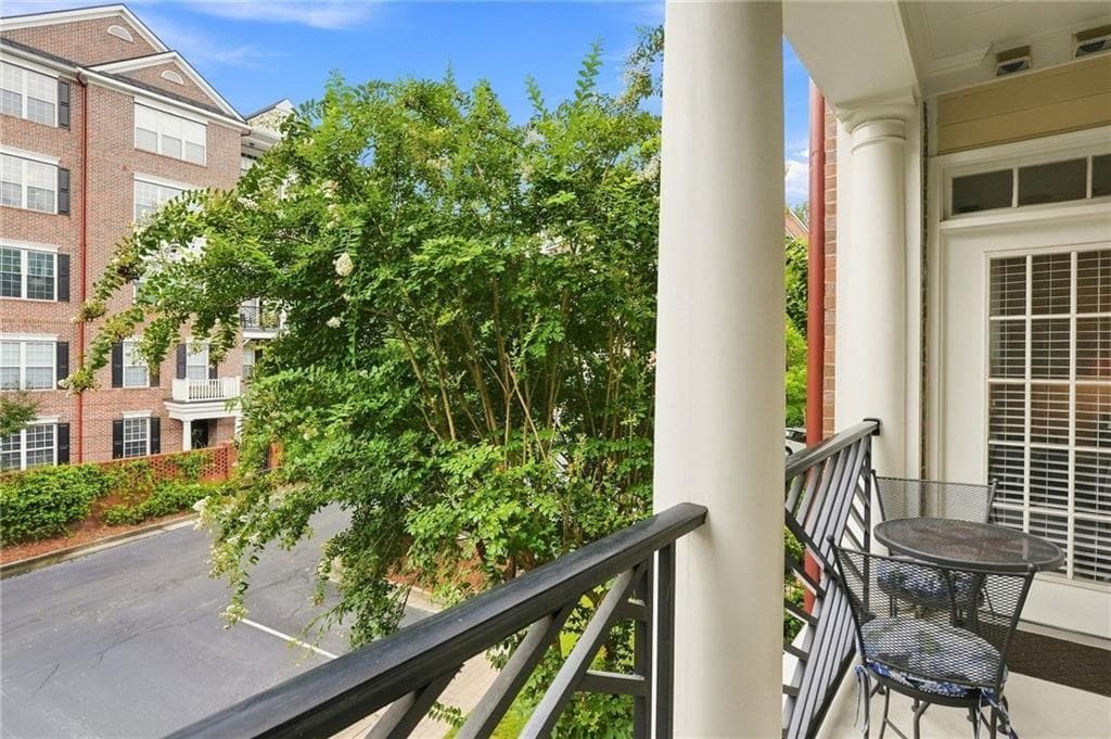 2 bedroom, 2 bathroom, 1,688 sq ft condominium for sale at 4855 Ivy Ridge Drive 305, Atlanta, GA 30339 — photo 8