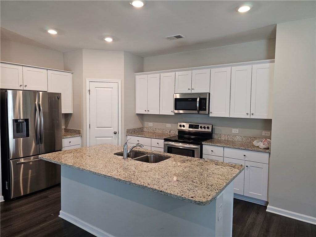 4 bedroom, 3 bathroom, 1,950 sq ft single family residence for rent at 96 Seed Lane, Pendergrass, GA 30567 for $2,100 a month — photo 6