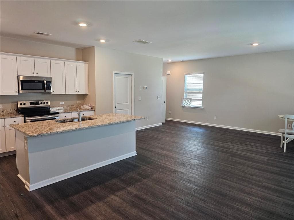 4 bedroom, 3 bathroom, 1,950 sq ft single family residence for rent at 96 Seed Lane, Pendergrass, GA 30567 for $2,100 a month — photo 8