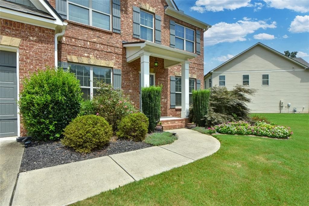 6 bedroom, 5 bathroom, 4,321 sq ft single family residence under contract at 4320 Jeston Court, Cumming, GA 30028 — photo 4