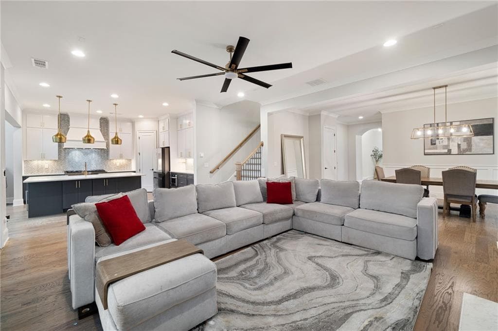 6 bedroom, 6 bathroom, 4,414 sq ft single family residence under contract at 4511 Caroline Walk, Atlanta, GA 30338 — photo 5