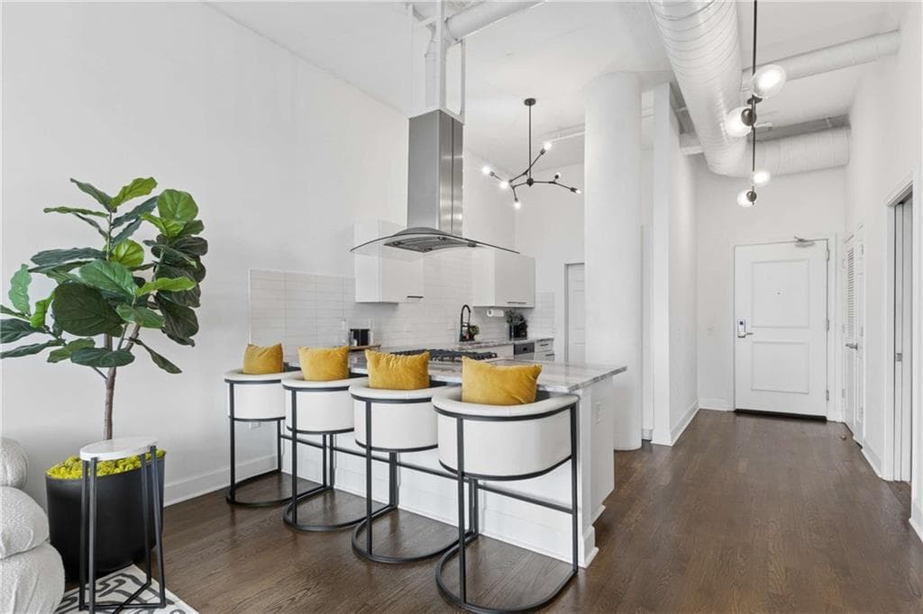 1 bedroom, 1 bathroom, 964 sq ft condominium for sale at 3820 Roswell Road 1005, Atlanta, GA 30342 — photo 6