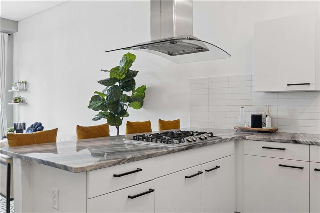 1 bedroom, 1 bathroom, 964 sq ft condominium for sale at 3820 Roswell Road 1005, Atlanta, GA 30342 — photo 8