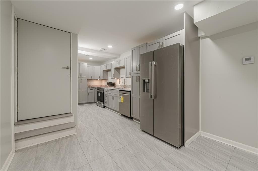 1 bedroom, 1 bathroom, 1,361 sq ft single family residence for rent at 435 Little Pines Court, Roswell, GA 30076 for $1,600 a month — photo 3