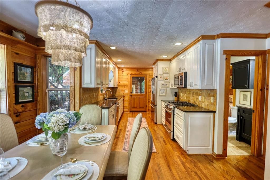 4 bedroom, 4 bathroom, 3,200 sq ft single family residence under contract at 1371 Lipscomb Road, Social Circle, GA 30025 — photo 7