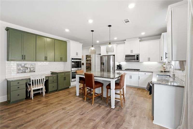 5 bedroom, 5 bathroom, 3,500 sq ft single family residence for sale at 121 Treeline Trail, Canton, GA 30115 — photo 7