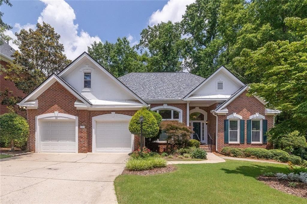 4 bedroom, 3 bathroom, 2,130 sq ft single family residence for sale at 5381 Glenbrooke Trail, Dunwoody, GA 30338 — photo 2