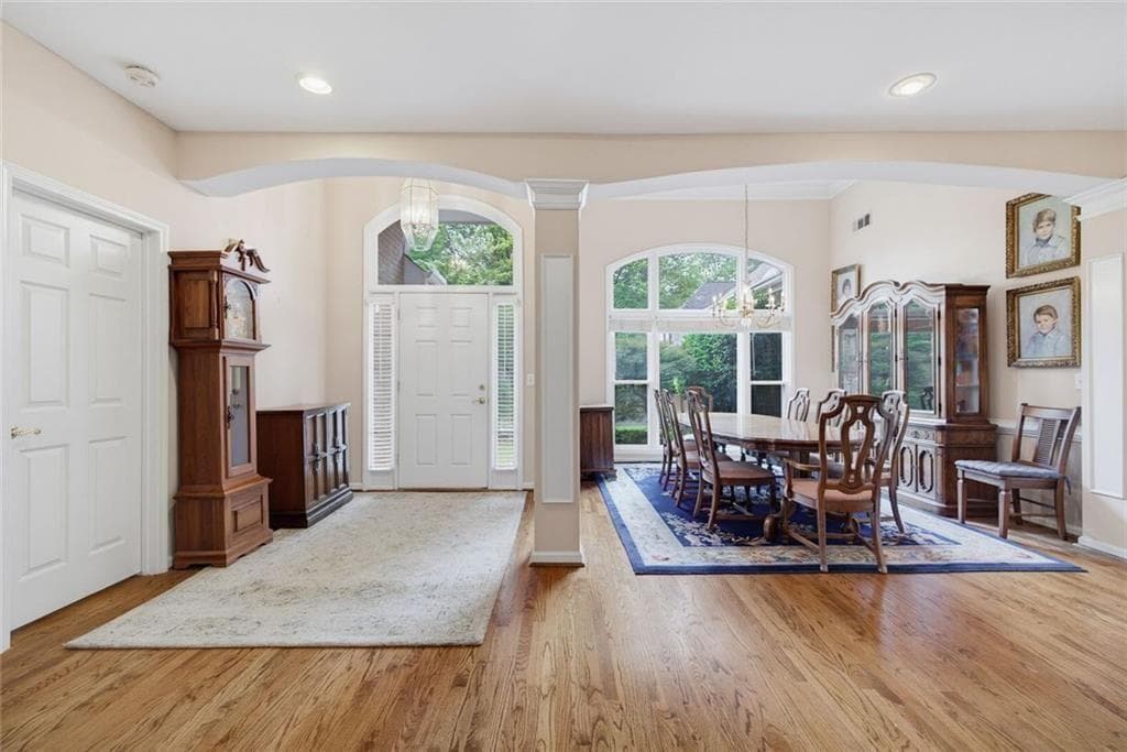 4 bedroom, 3 bathroom, 2,130 sq ft single family residence for sale at 5381 Glenbrooke Trail, Dunwoody, GA 30338 — photo 3