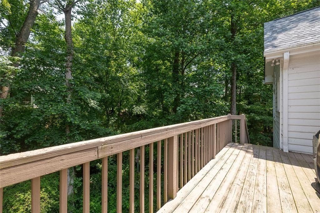 4 bedroom, 3 bathroom, 2,130 sq ft single family residence for sale at 5381 Glenbrooke Trail, Dunwoody, GA 30338 — photo 10