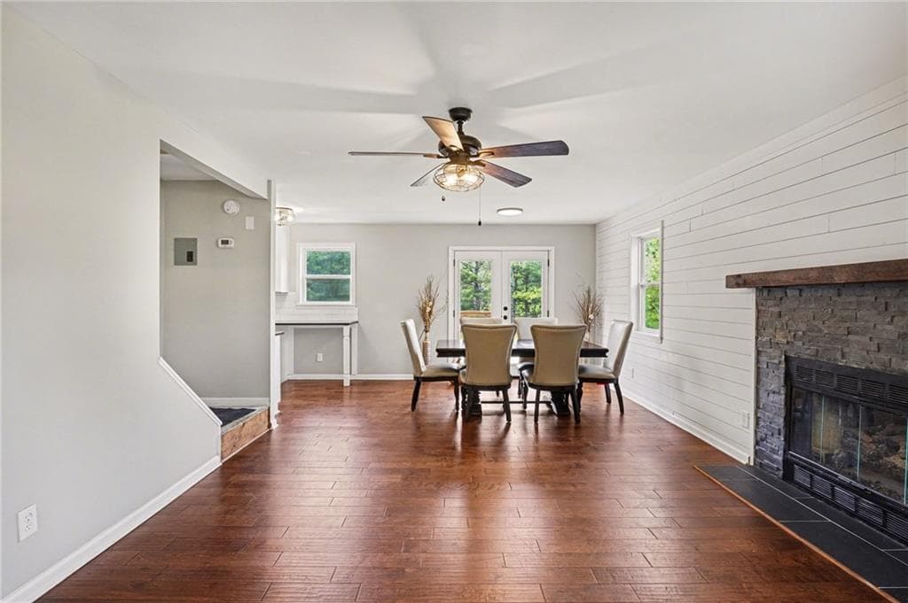 3 bedroom, 3 bathroom, 2,354 sq ft single family residence for sale at 2955 Peeksville Road, Locust Grove, GA 30248 — photo 3