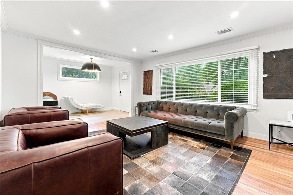 2 bedroom, 1 bathroom, 1,300 sq ft single family residence for rent at 1911 Woodland Hills Avenue, Atlanta, GA 30318 for $2,650 a month — photo 7