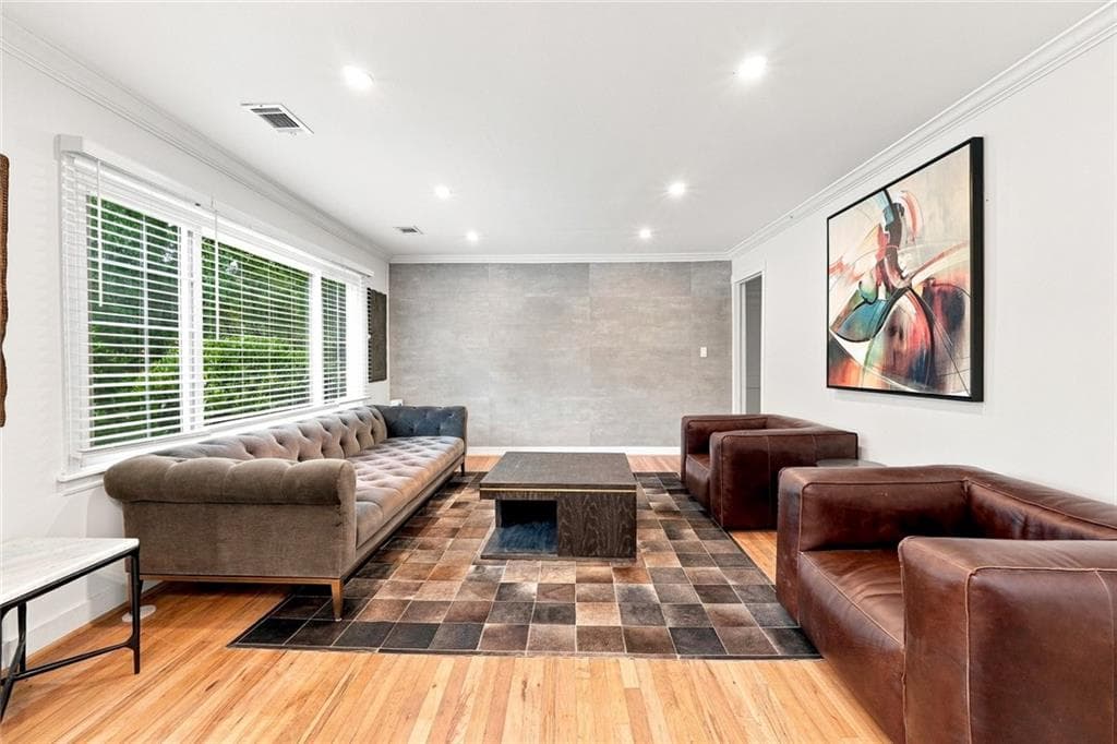 2 bedroom, 1 bathroom, 1,300 sq ft single family residence for rent at 1911 Woodland Hills Avenue, Atlanta, GA 30318 for $2,650 a month — photo 8