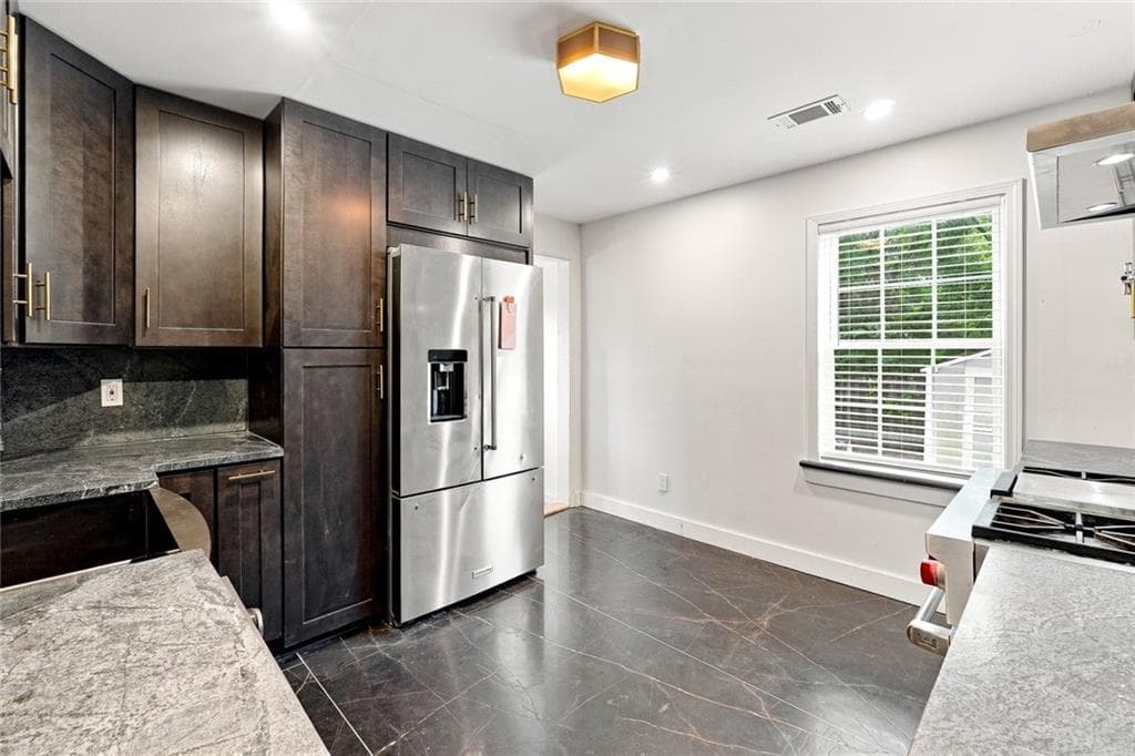 2 bedroom, 1 bathroom, 1,300 sq ft single family residence for rent at 1911 Woodland Hills Avenue, Atlanta, GA 30318 for $2,650 a month — photo 9